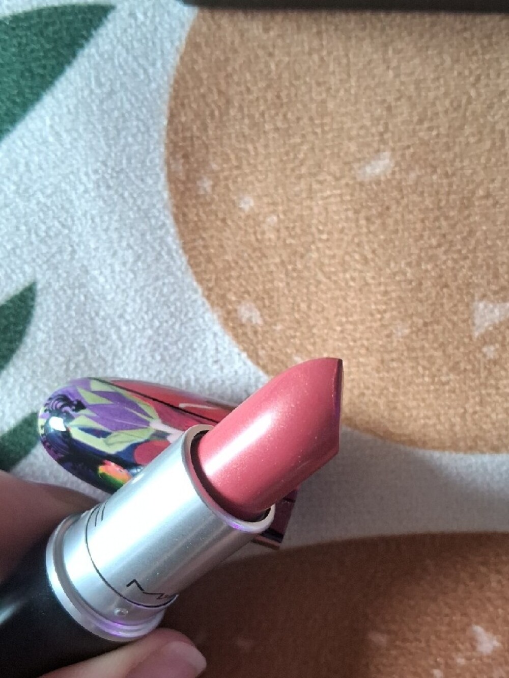 MAC Sheen Lipstick - Pink and Purple Marble Case - Cremesheen On Hold - Picture 5 of 5